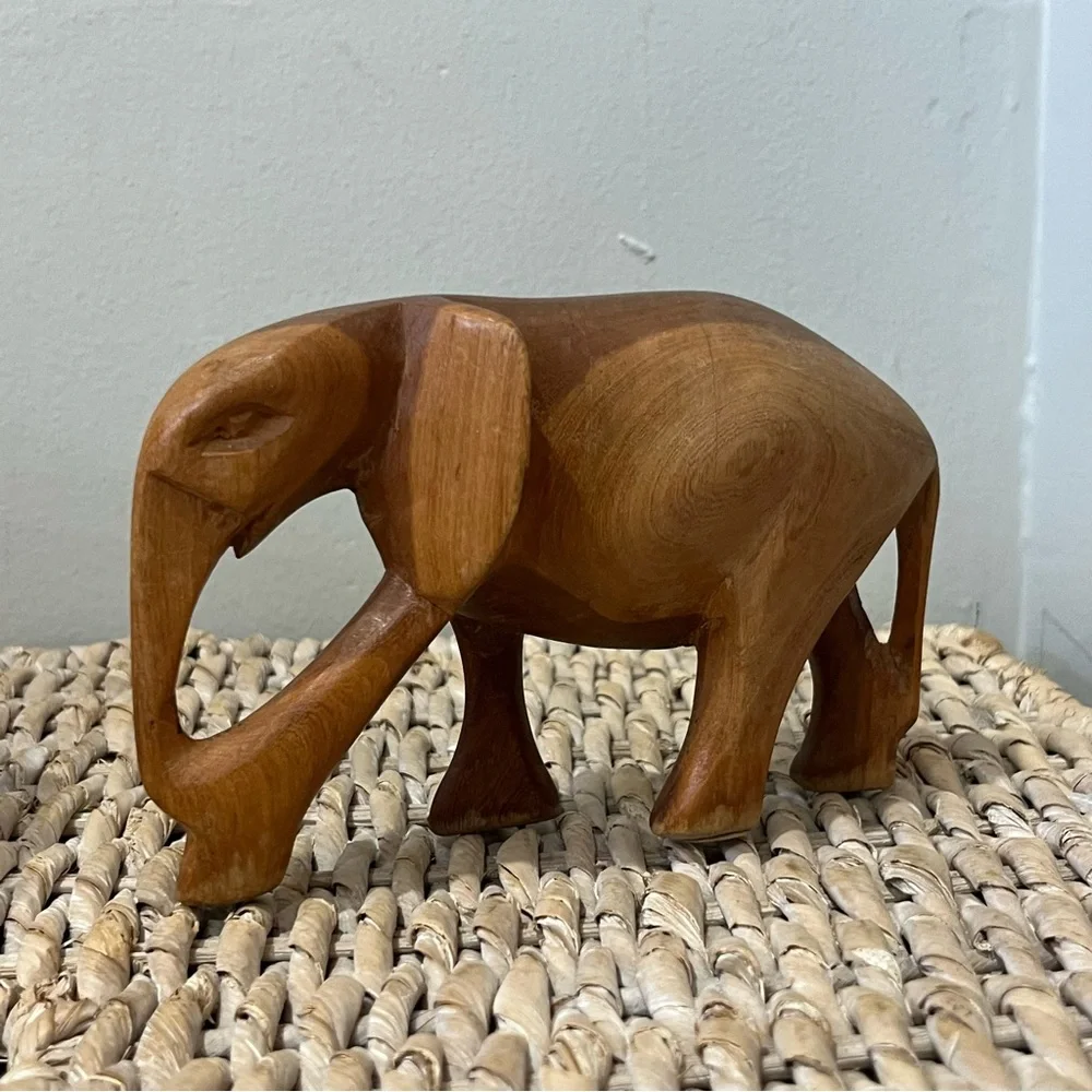 Vintage‎ Set Of 2 Wooden Carved Roaring Lion & Elephant